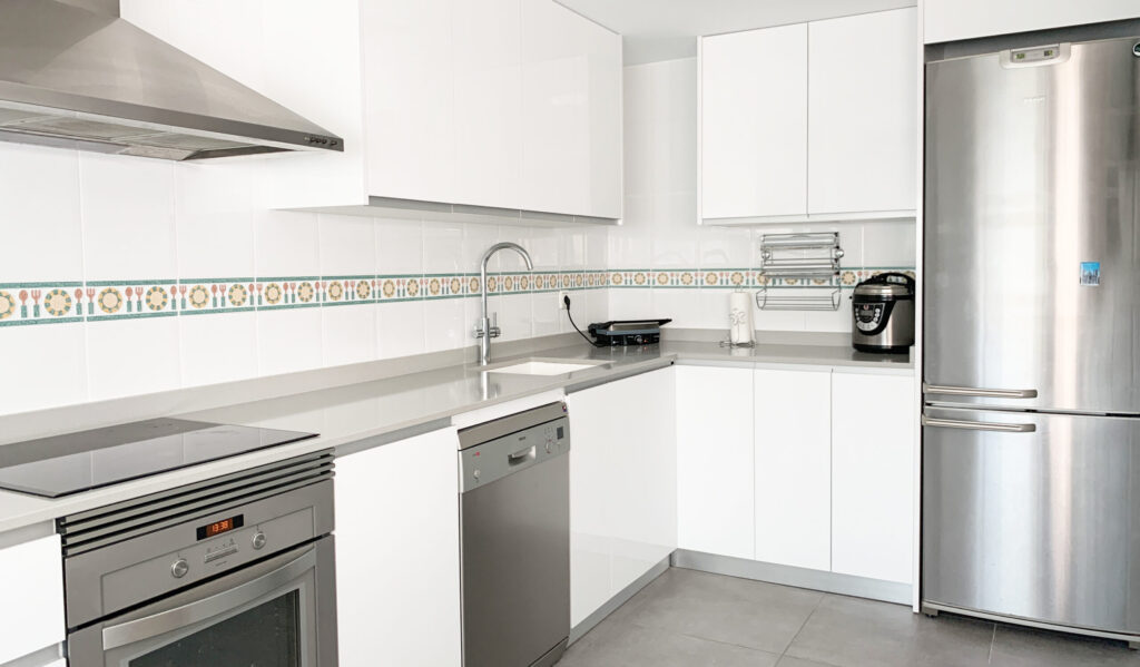 Cocina Blanca Gloria Matas02WEB scaled 1